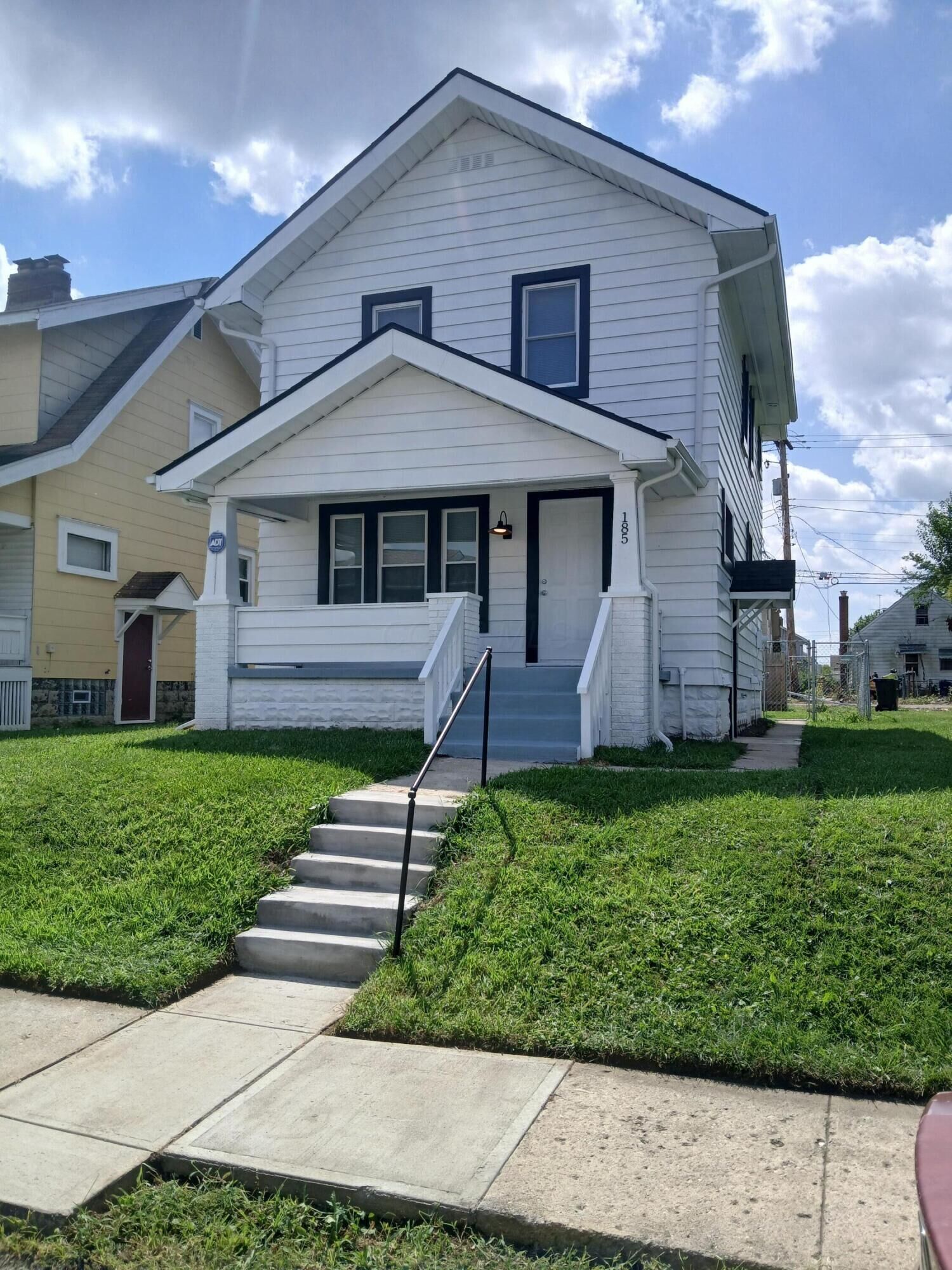 Property Photo: 185 N Wheatland Avenue OH 43204