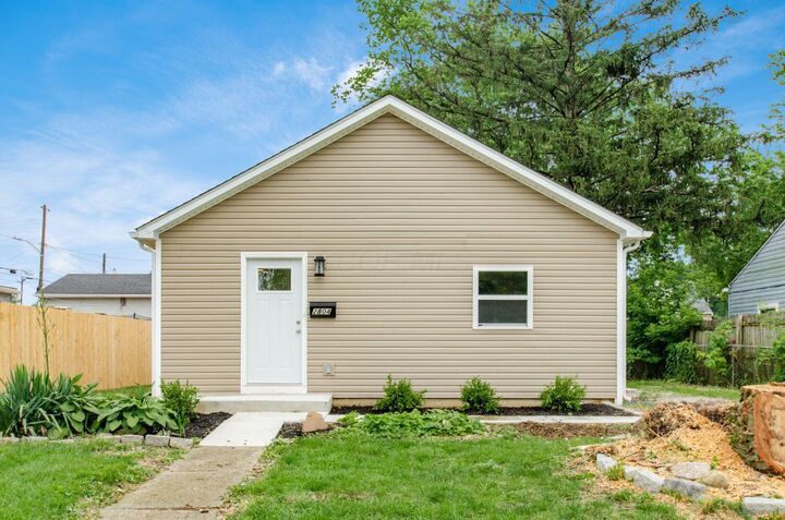 Property Photo:  2804 Grasmere Avenue  OH 43211 