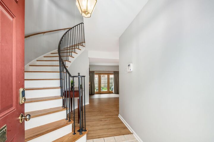 Property Photo:  2785 Chateau Circle  OH 43221 