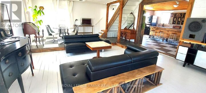 Property Photo:  83 Store Street  ON K0K 3J0 