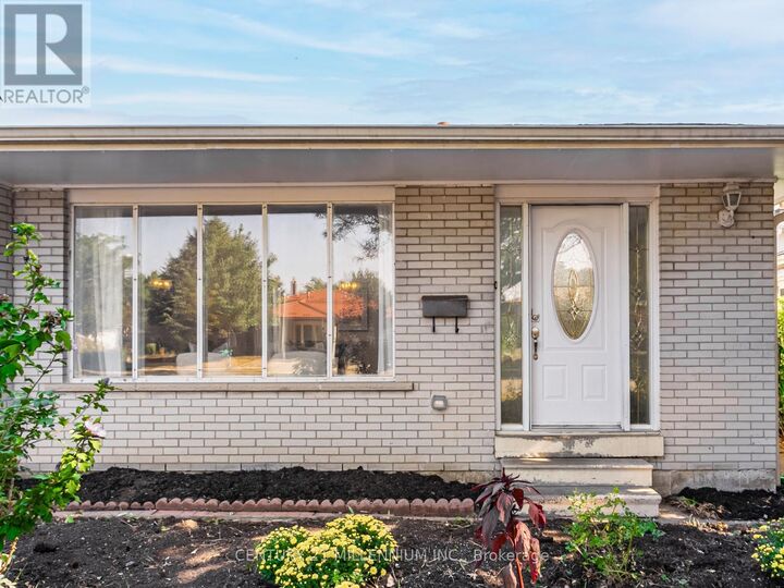 Property Photo: 986 McBride Avenue ON L5C 1L6