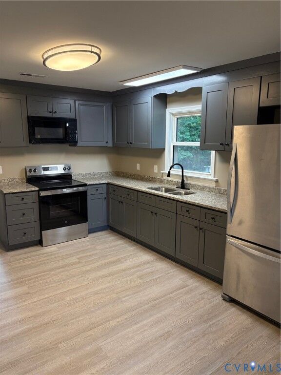 Property Photo: 7517 Chamberlayne Avenue VA 23227