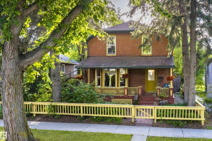 7024 105A Street NW  Edmonton AB T6H 2R5 photo