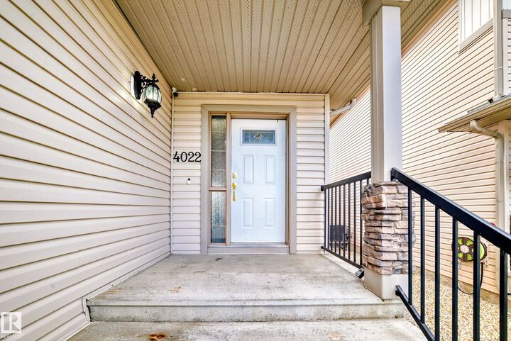 Property Photo: 4022 45 Street AB T7Z 0B4