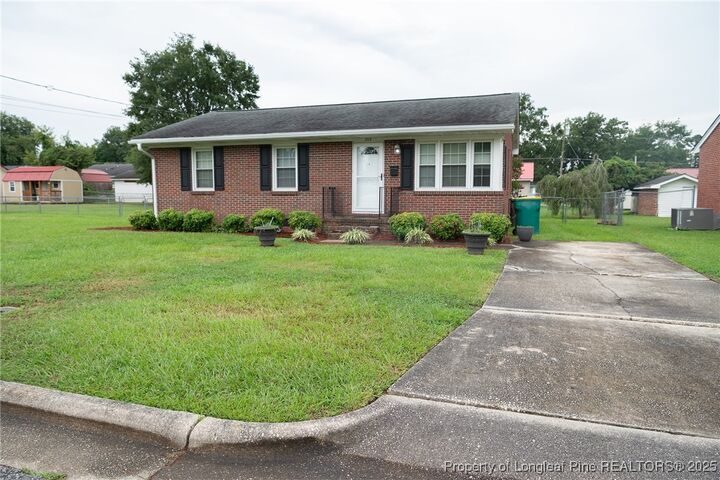 1112 E 10th Street  Lumberton NC 28358 photo