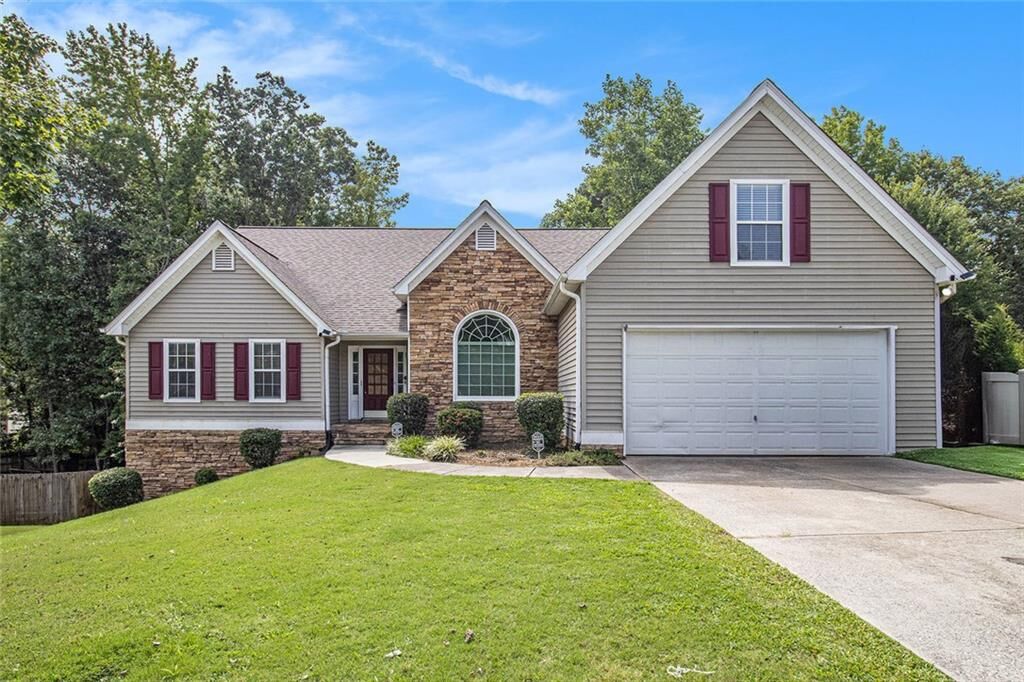 Property Photo: 2667 Links Overlook Drive GA 30019