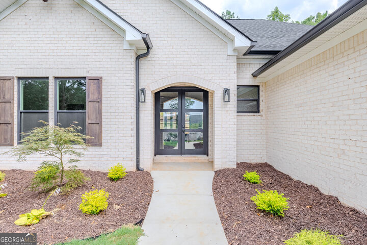 Property Photo: 4 Club View Drive SE GA 30161