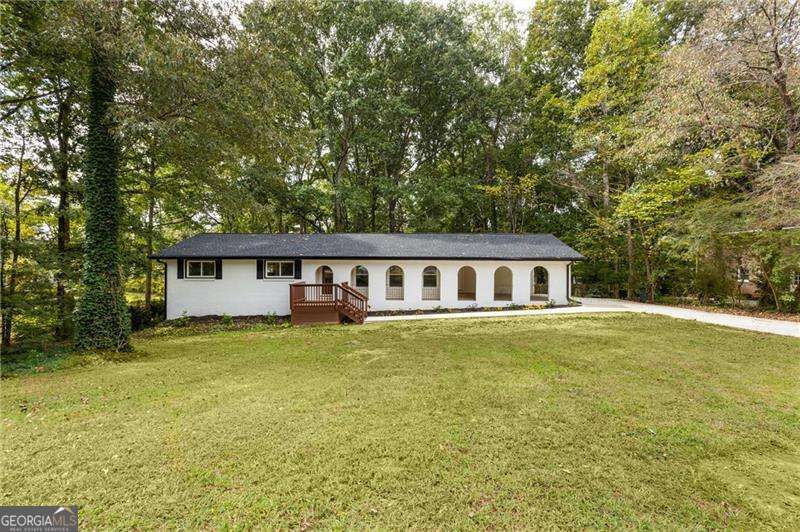 Property Photo:  1019 Crestwood Lane  GA 30087 