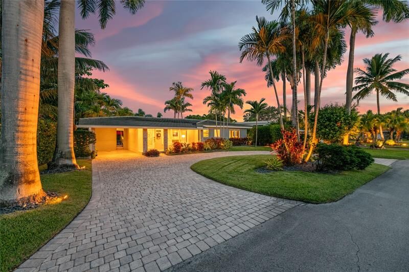 Property Photo:  2840 NE 17th Ave  FL 33334 