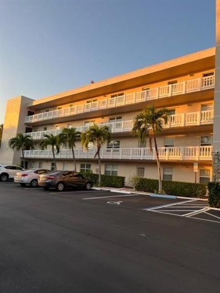 Property Photo:  315 SE 11th Ter 203  FL 33004 