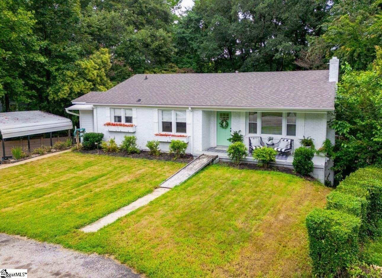 Property Photo: 14 Circle Drive SC 29617