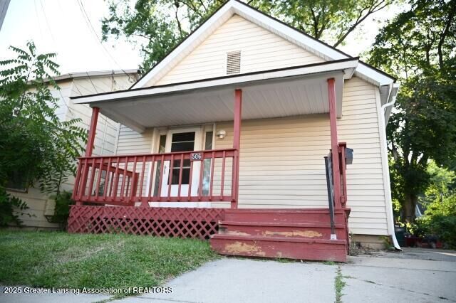 Property Photo:  506 S East Street  MI 48912 