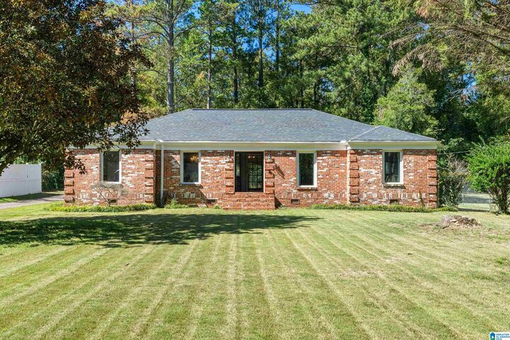 126 Silverwood Drive  Talladega AL 35160 photo