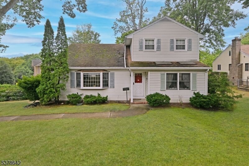 Property Photo:  89 Circle Dr  NJ 07652 