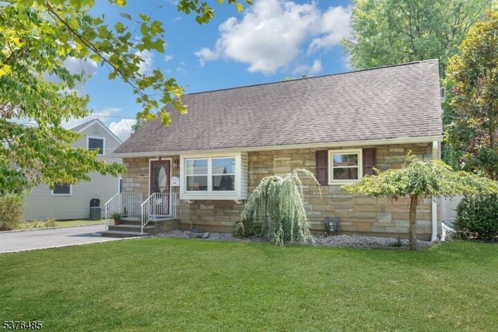 27 Anderson Pkwy  Cedar Grove Twp. NJ 07009 photo