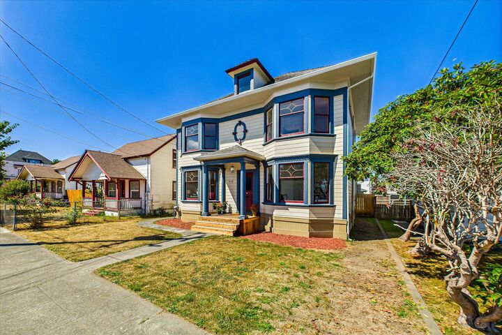 Property Photo:  918 J Street  CA 95501 