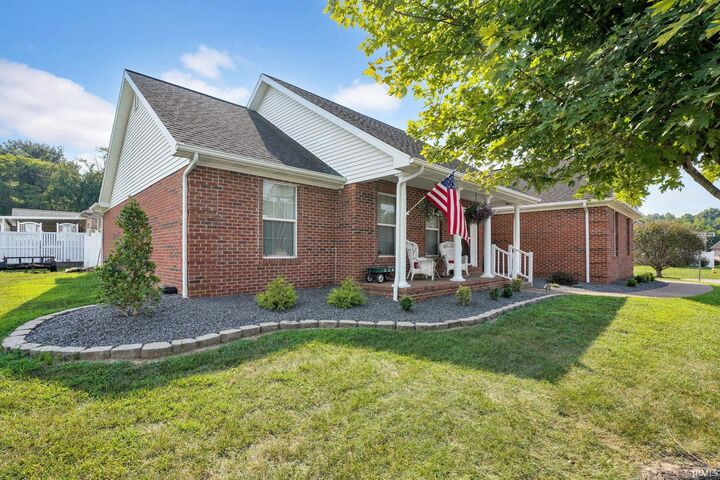 Property Photo:  7631 Wisteria Lane  IN 47720 