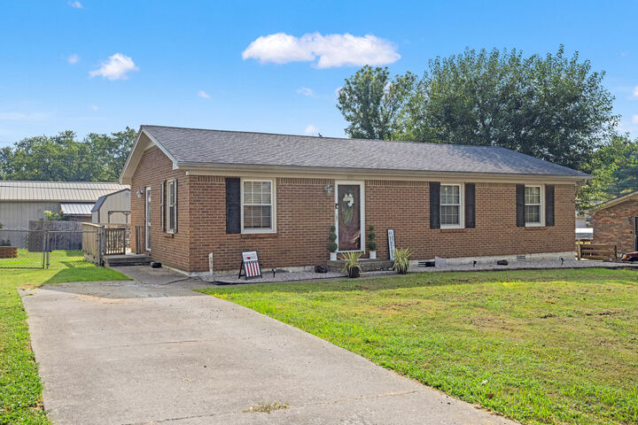 Property Photo:  305 Center Street  KY 40342 