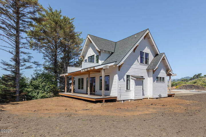 Property Photo:  1938 NW 40th Street  OR 97367 