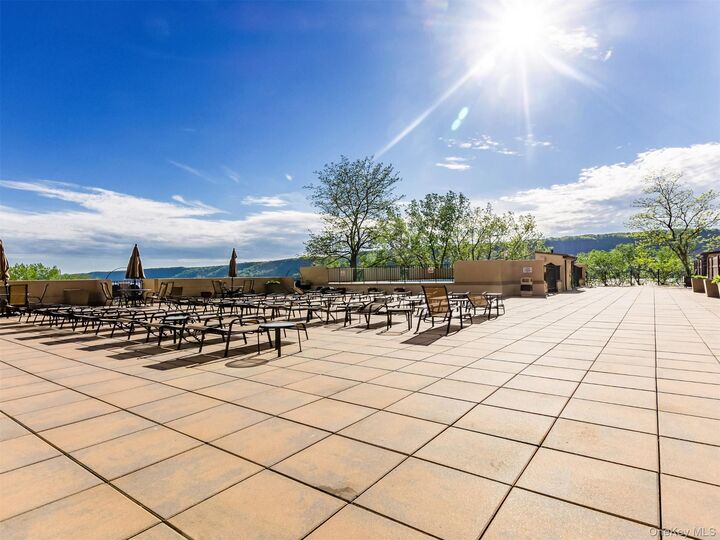 Property Photo:  1155 Warburton Avenue 10E  NY 10701 