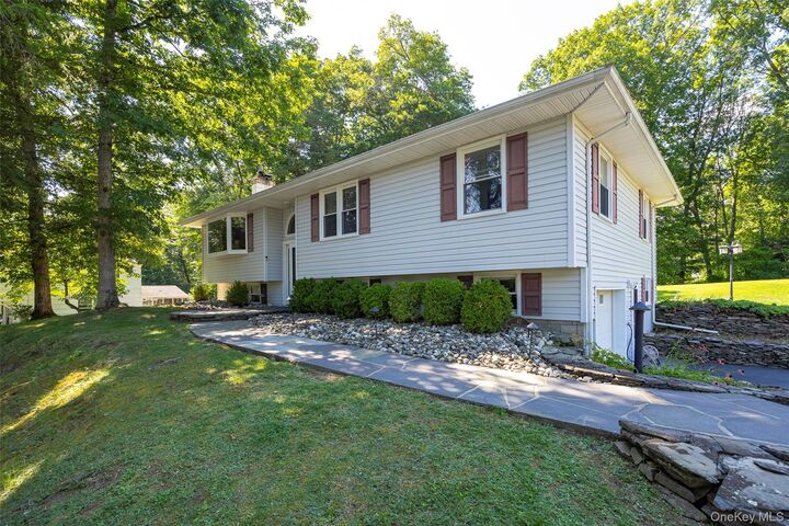 Property Photo:  43 Briarcliff Avenue  NY 12603 