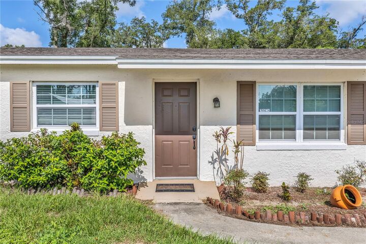 Property Photo: 5326 Metro Drive FL 32818