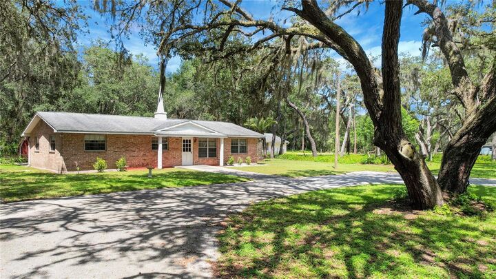 Property Photo: 2901 Griffin View Drive FL 32159