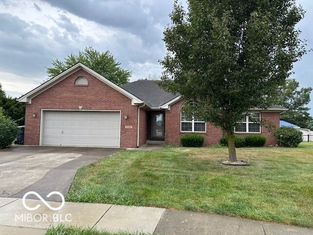 Property Photo: 5924 Woodland Parks Court IN 47201