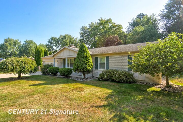 Property Photo:  1838 N Miller Road  MI 48609 