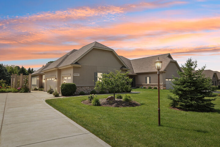 N35w23641 Auburn Ct  Pewaukee WI 53072 photo