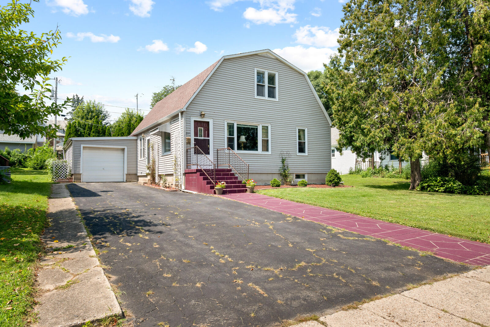 Property Photo:  309 N High Ave  WI 53549 