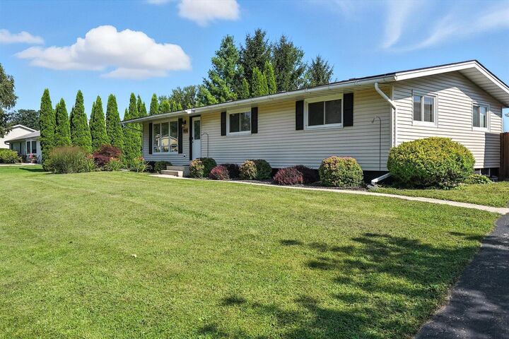 Property Photo:  W1434 Cardiff Ln  WI 53036 