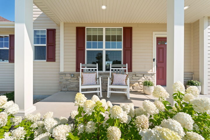Property Photo: 7894 W Preserve Pkwy WI 53097