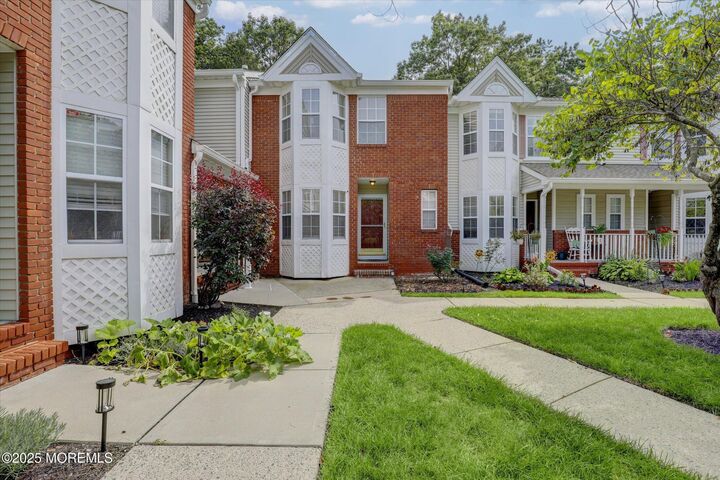 31 Lexington Court  Holmdel NJ 07733 photo