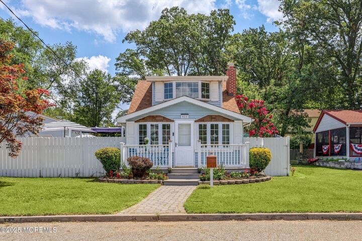 823 Lakeshore Drive  Cliffwood Beach NJ 07735 photo