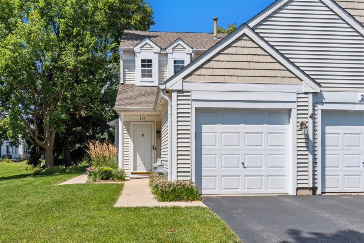 Property Photo:  2611 Cedar Glade Drive 204  IL 60564 