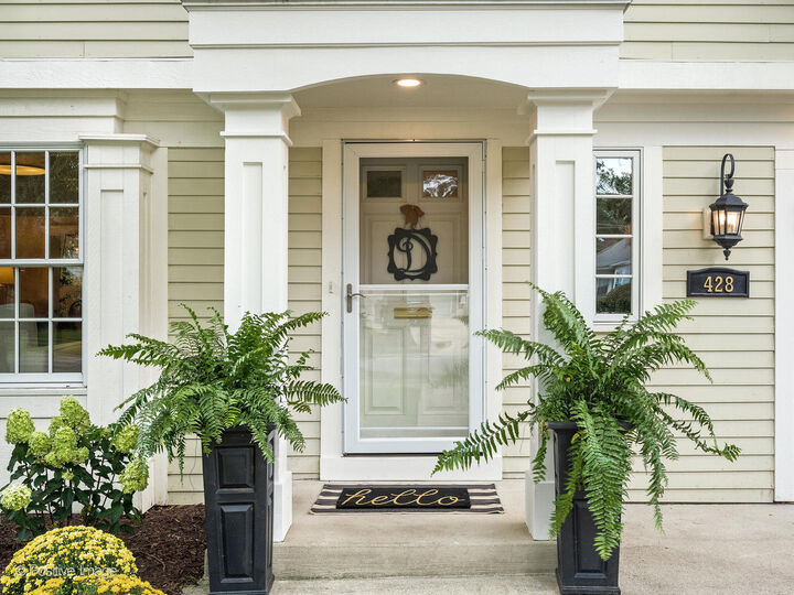 Property Photo: 428 S Edgewood Avenue IL 60525