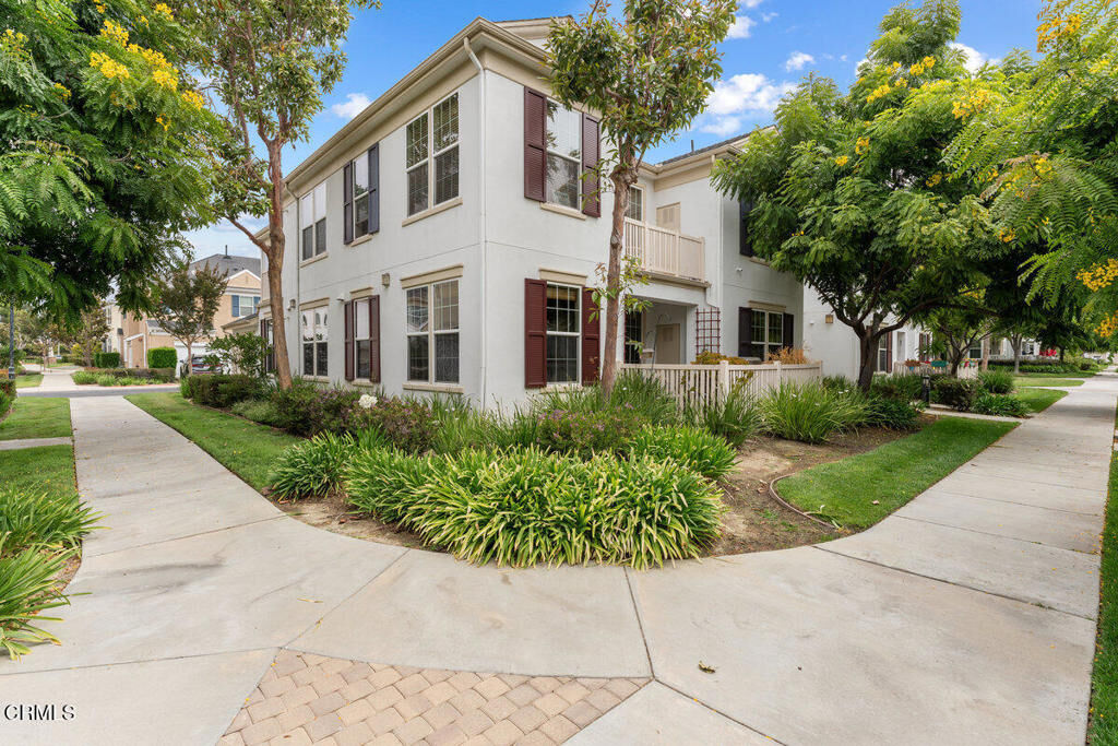 Property Photo:  5568 Brubeck Street  CA 93003 