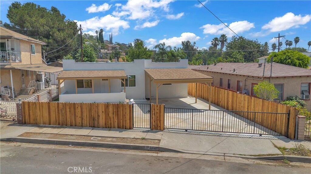 Property Photo: 3948 Van Horne Avenue CA 90032