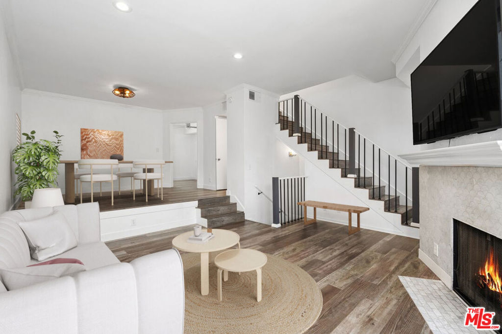 Property Photo:  5100 Riverton Avenue 14  CA 91601 