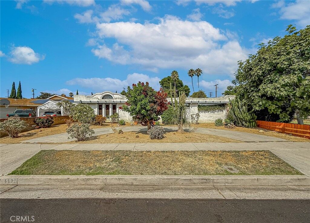 Property Photo: 8835 Monogram Avenue CA 91343