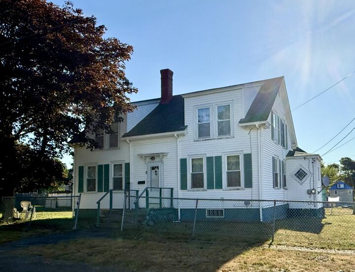Property Photo:  7 Broadway Street  ME 04631