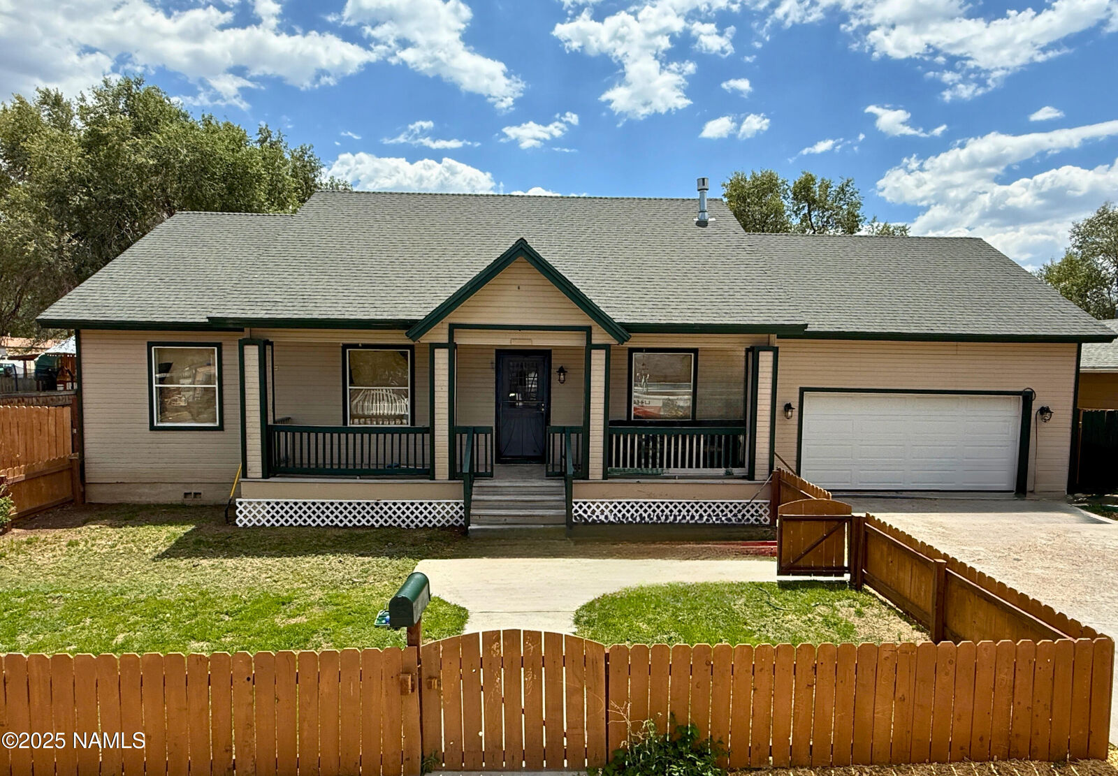 Property Photo:  514 E Edison Avenue  AZ 86046 