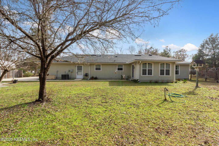 Property Photo: 37069 Lee Street FL 32046