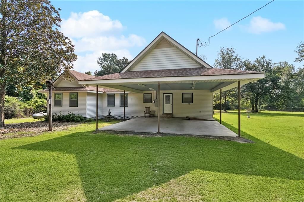 Property Photo: 78232 Hwy 1083 LA 70431