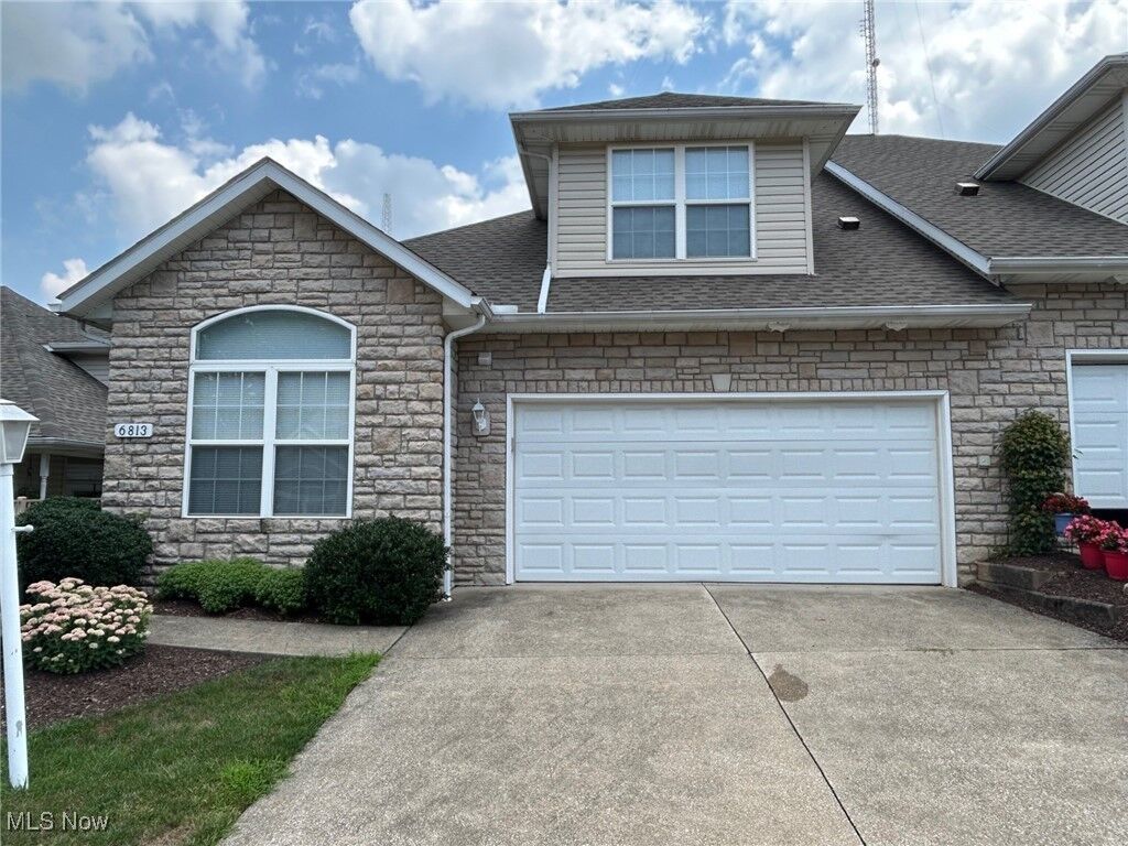 Property Photo:  6813 Rolling Meadow Drive  OH 44134