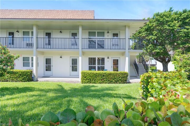 Property Photo:  235 Seaview Ct E5  FL 34145 