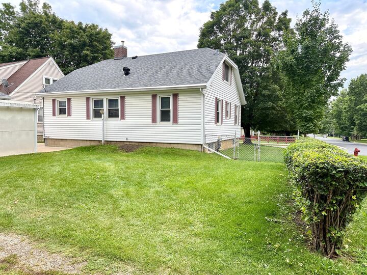 Property Photo:  317 W Grant Street  MN 55975 