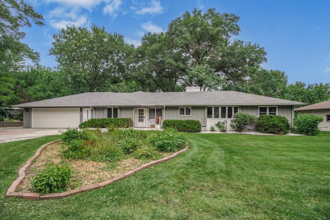 Property Photo:  2426 Gilbert Lane  MN 55075 