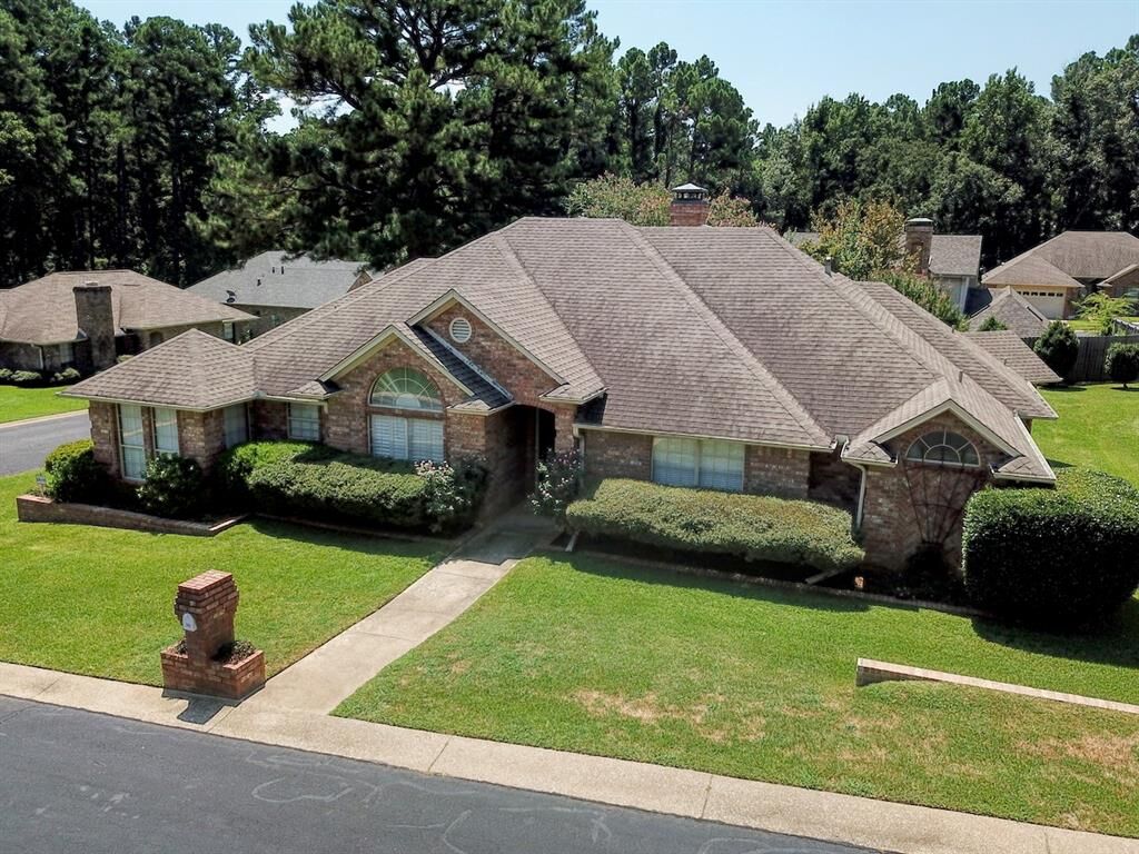 Property Photo:  303 Amesbury Place  TX 75703 